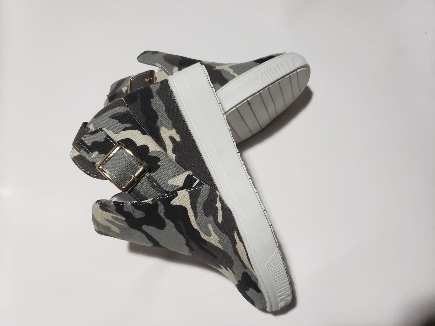 Leopard print camouflage shoes