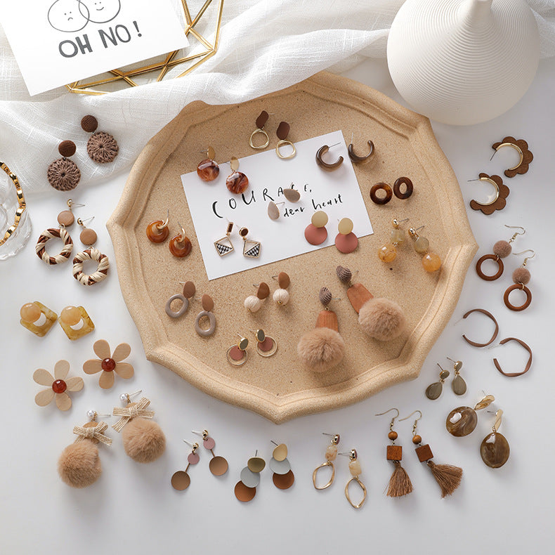 Sweet girl brown earrings literary retro cool acrylic plush earrings wild net red earrings