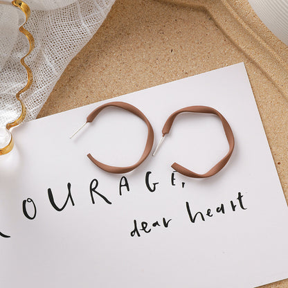 Sweet girl brown earrings literary retro cool acrylic plush earrings wild net red earrings