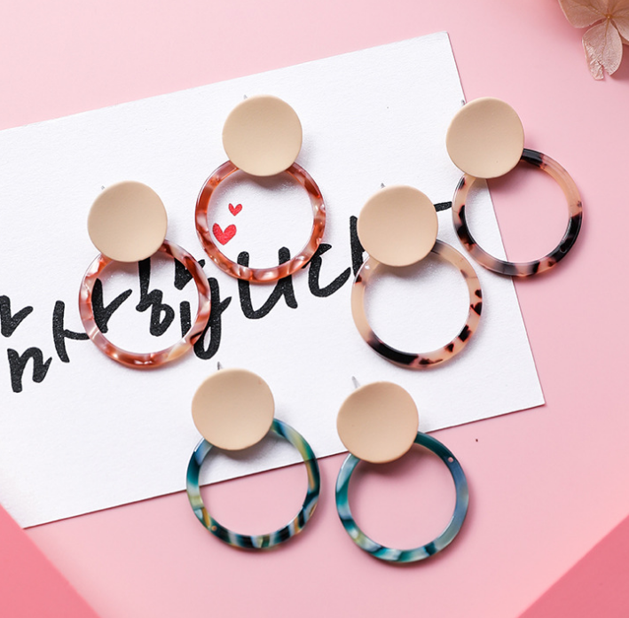 Geometric earrings retro simple temperament acrylic acrylic paint circle earrings female