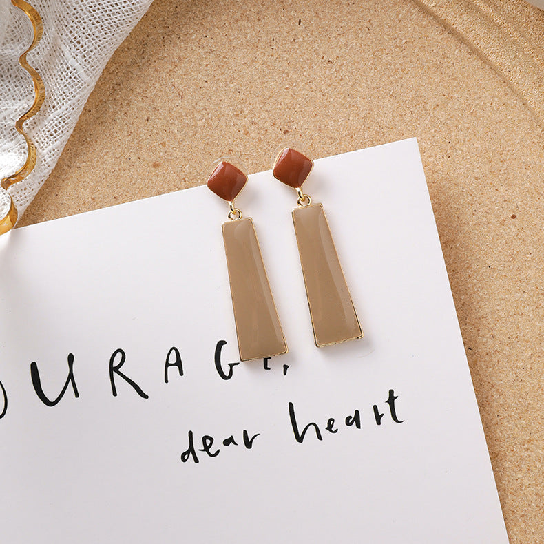 Sweet girl brown earrings literary retro cool acrylic plush earrings wild net red earrings