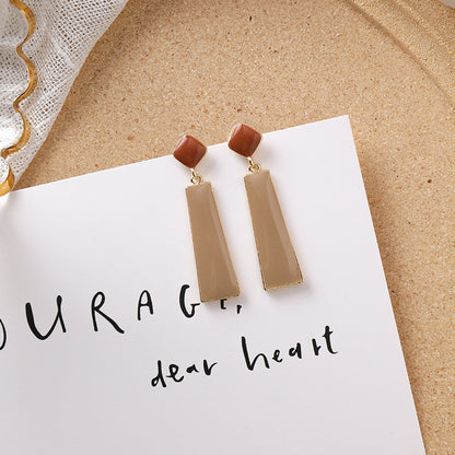 Sweet girl brown earrings literary retro cool acrylic plush earrings wild net red earrings