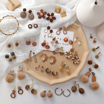 Sweet girl brown earrings literary retro cool acrylic plush earrings wild net red earrings