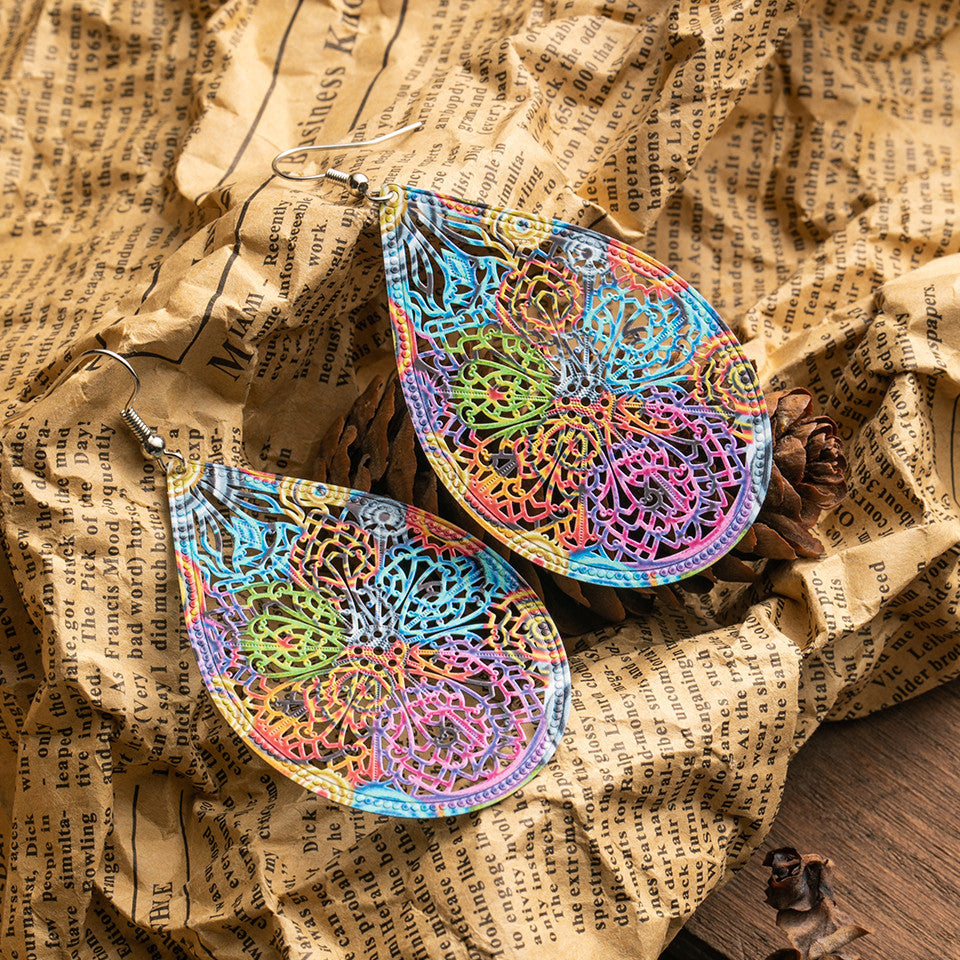 Round feather earrings