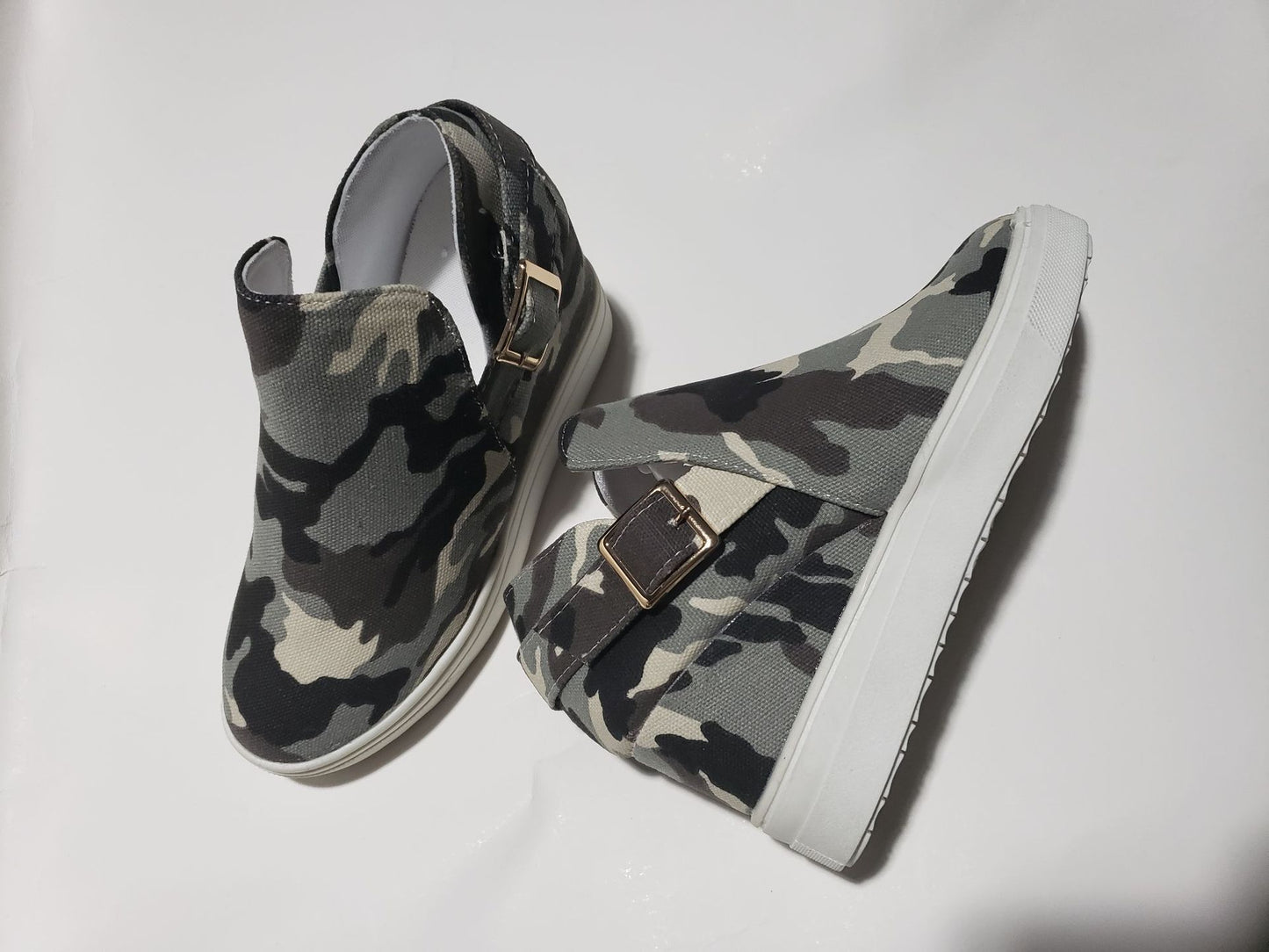 Leopard print camouflage shoes