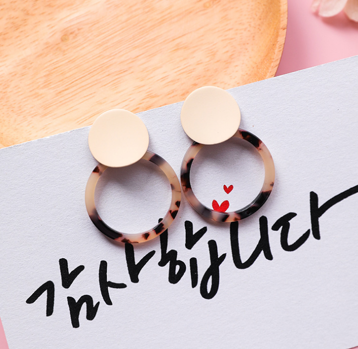 Geometric earrings retro simple temperament acrylic acrylic paint circle earrings female
