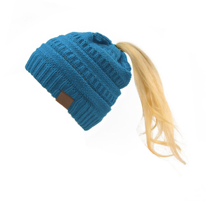 Labeling Knitted Women's Woolen Hat