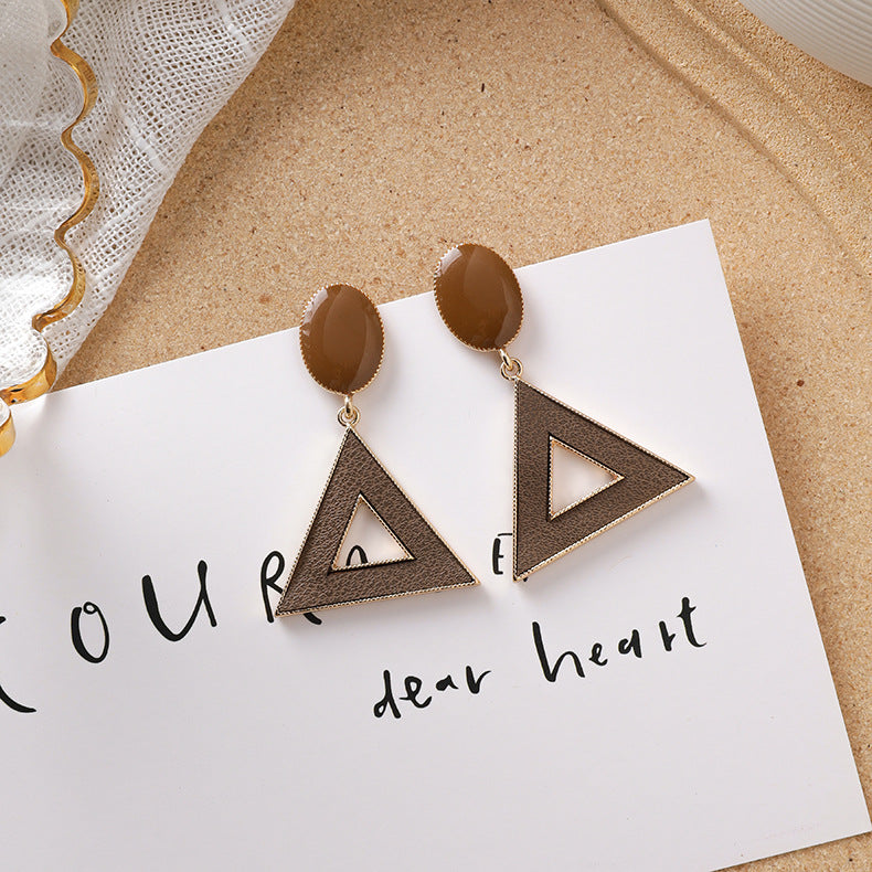 Sweet girl brown earrings literary retro cool acrylic plush earrings wild net red earrings