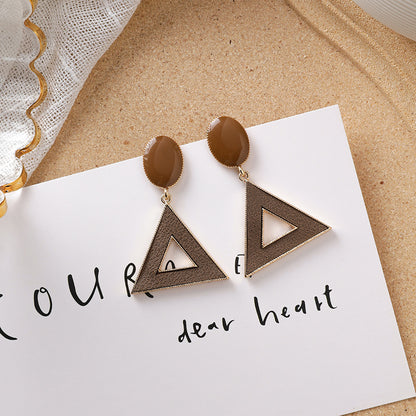 Sweet girl brown earrings literary retro cool acrylic plush earrings wild net red earrings