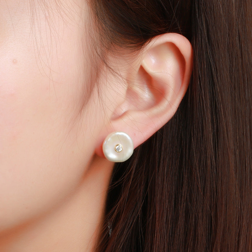 Shell zircon earrings