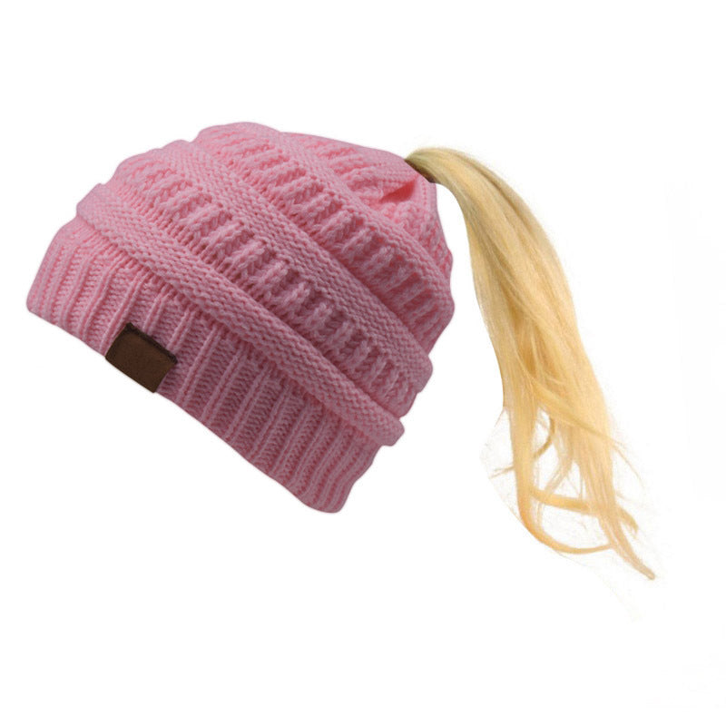 Labeling Knitted Women's Woolen Hat