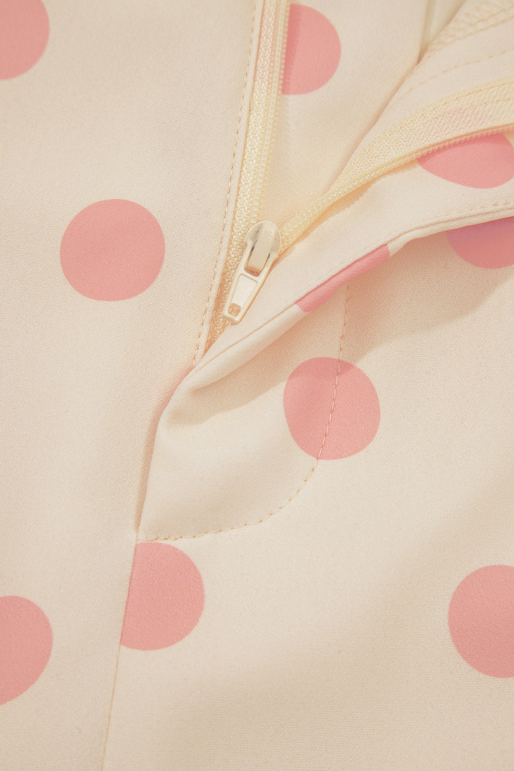 White Polka Dot Print Patched Pocket Mid-rise Straight Leg Pants