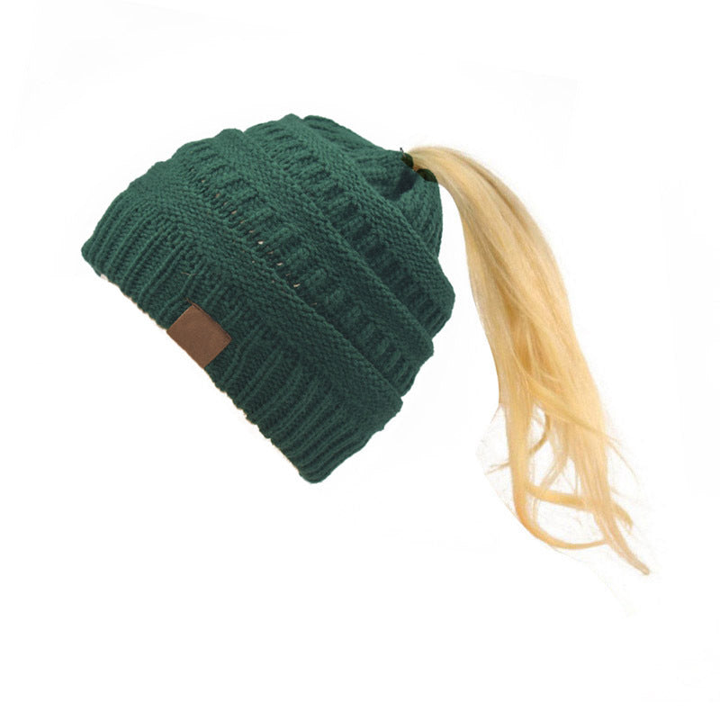 Labeling Knitted Women's Woolen Hat